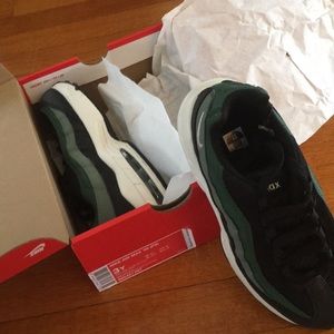 Brand new nike air max size Boys 3Y